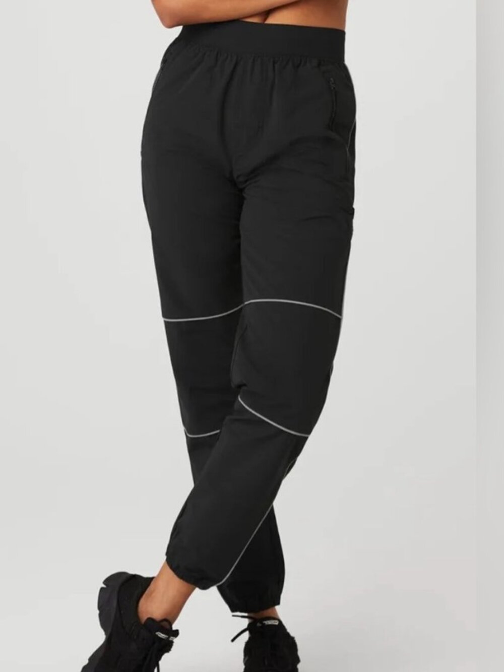 Alo Yoga Torrent Track Green Reflective Athletic Joggers Pants Size: M (UNISEX)
